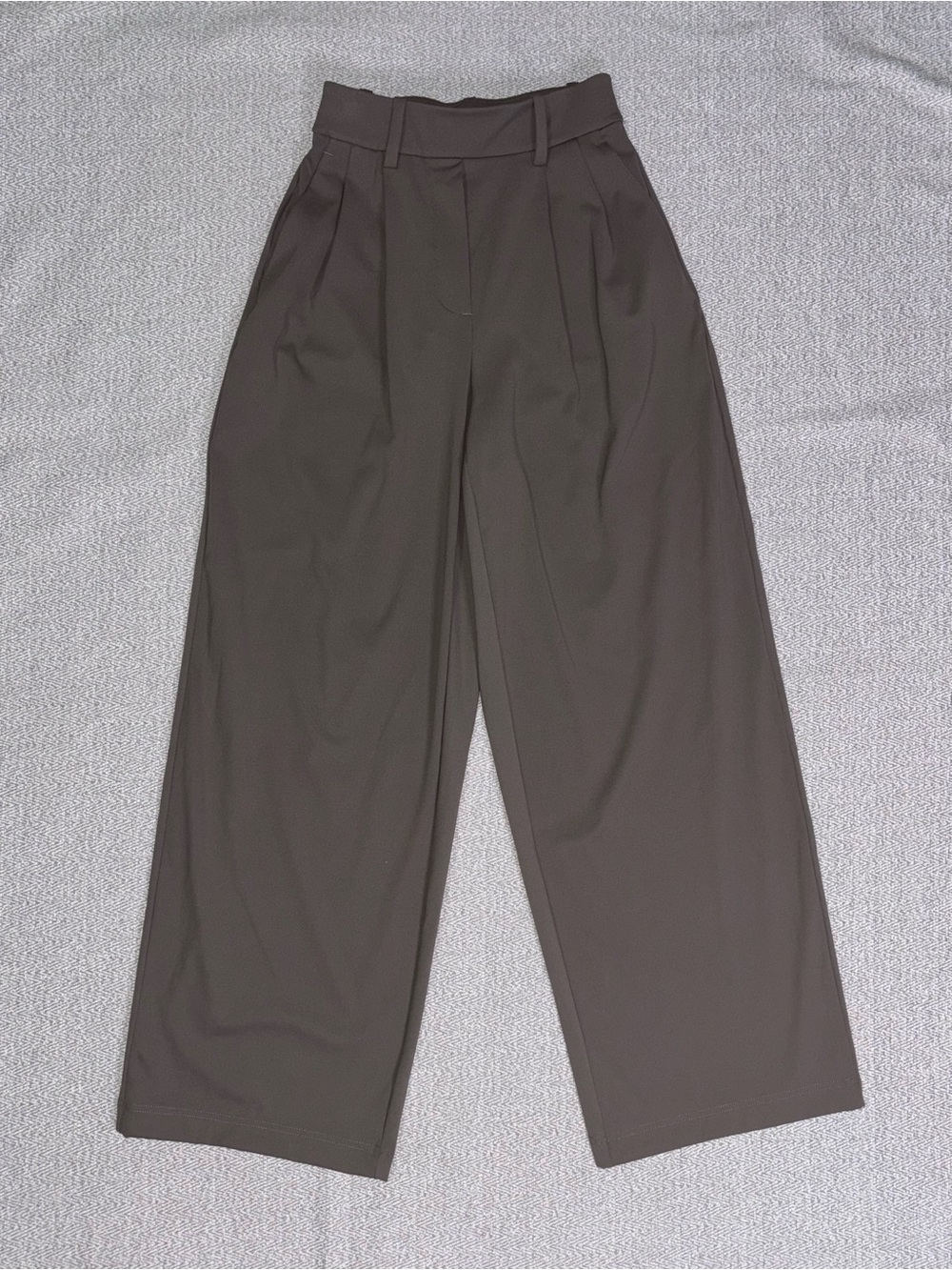 Lululemon NWOT Daydrift mushroom brown high rise wide leg trouser pants size XXS